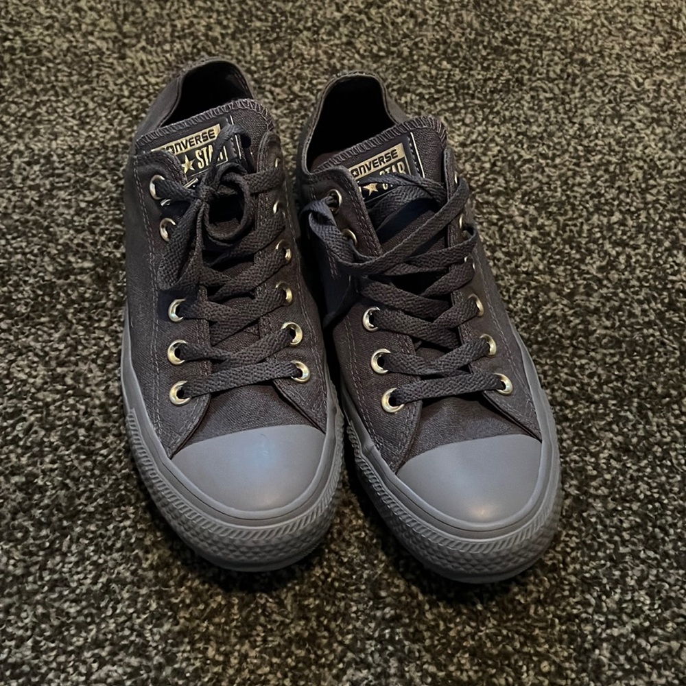 Women’s converse ALL grey